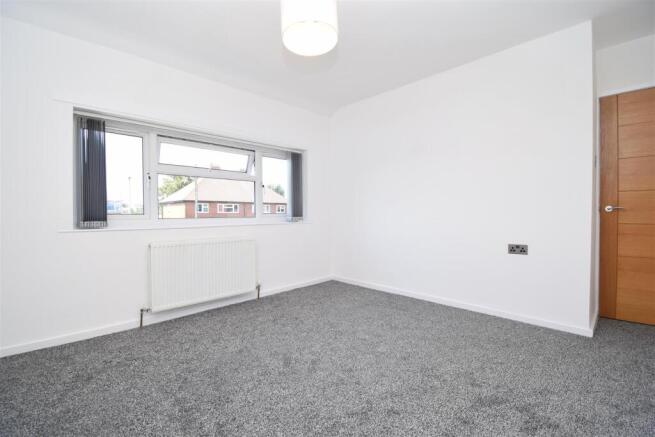 3 bed Semi-Detached to rent Image 9