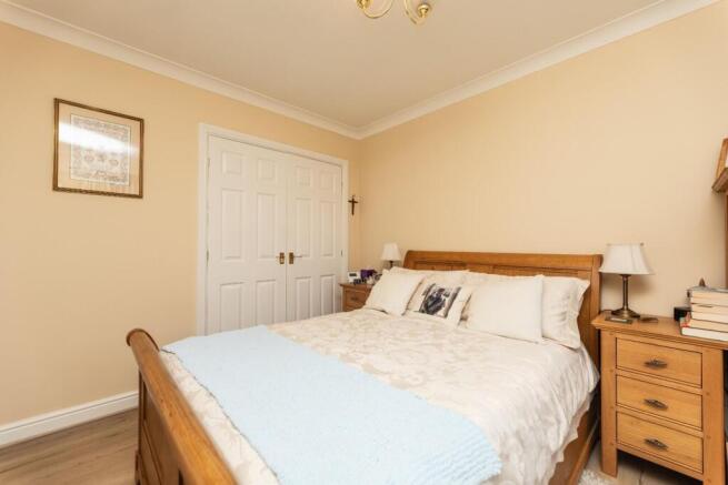 2 bed House for sale Image 8