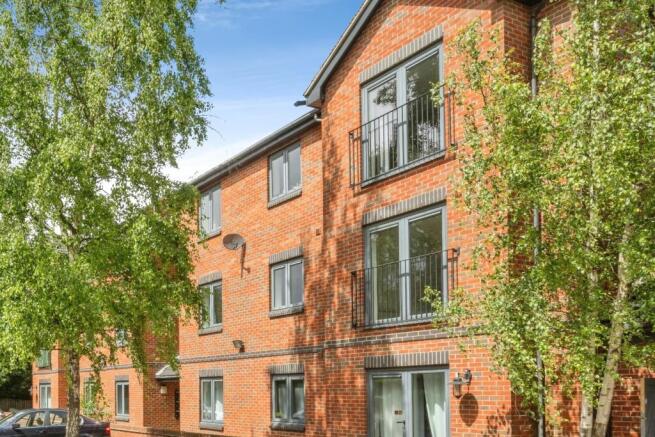 2 bed Flat for sale Image 5