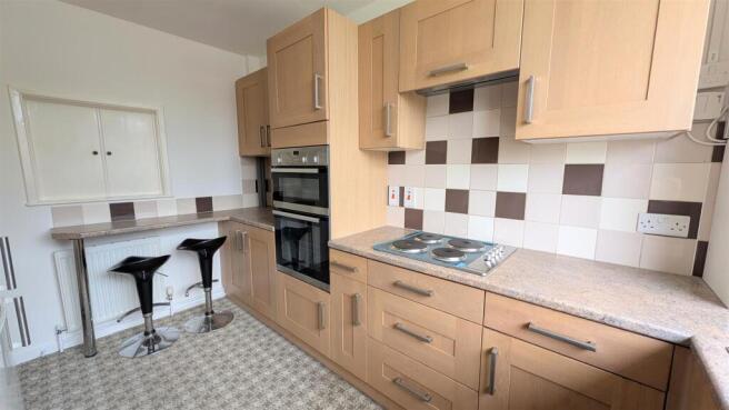 2 bed Apartment to rent Image 6