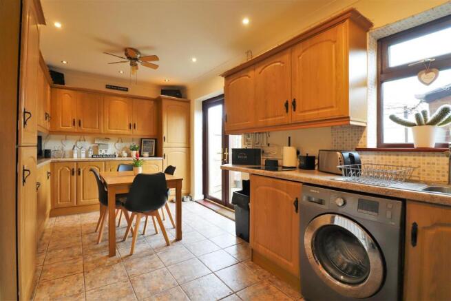 Kitchen / Dining Room