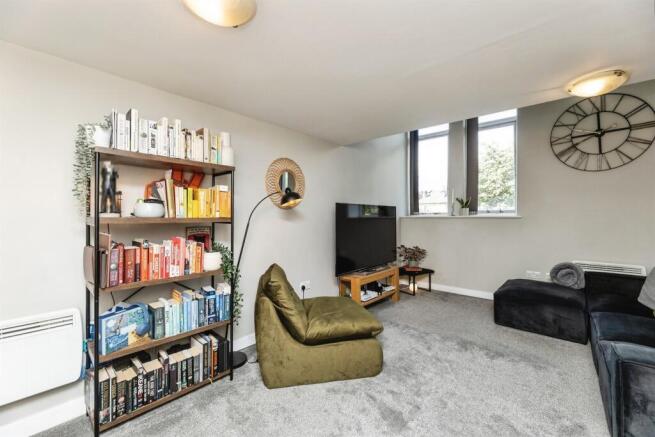 2 bed Apartment for sale Image 5