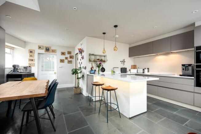 Kitchen_1.jpg