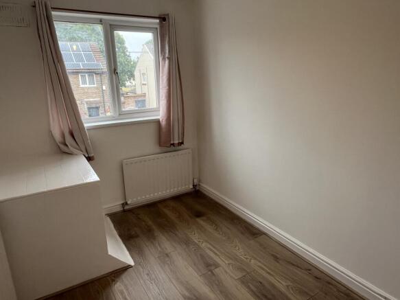 3 bed House to rent Image 9