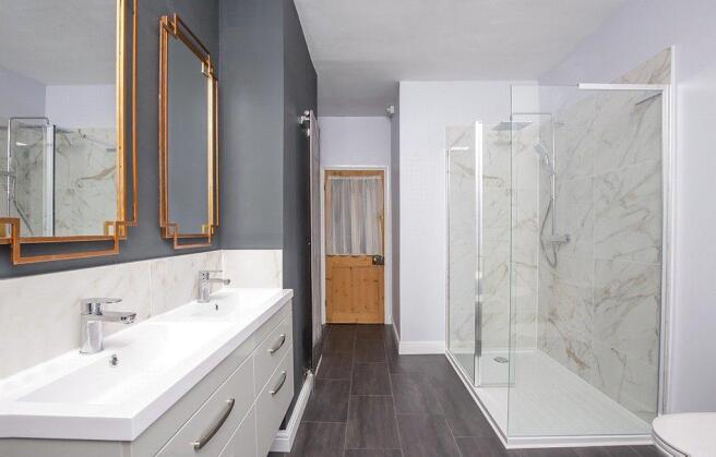 4 bed Terraced to rent Image 7