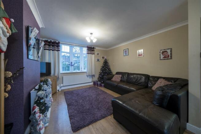 Lounge/Dining Room