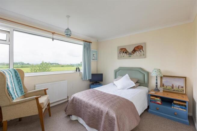 Manor Park 18 Bedroom 1-1.jpg