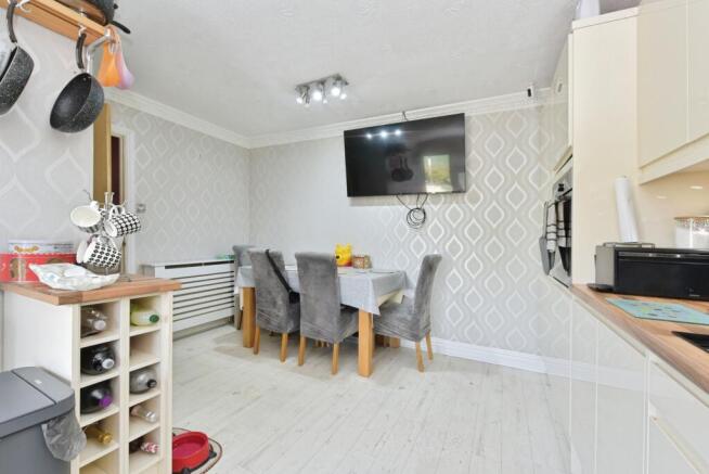 3 bed Detached Bungalow for sale Image 4