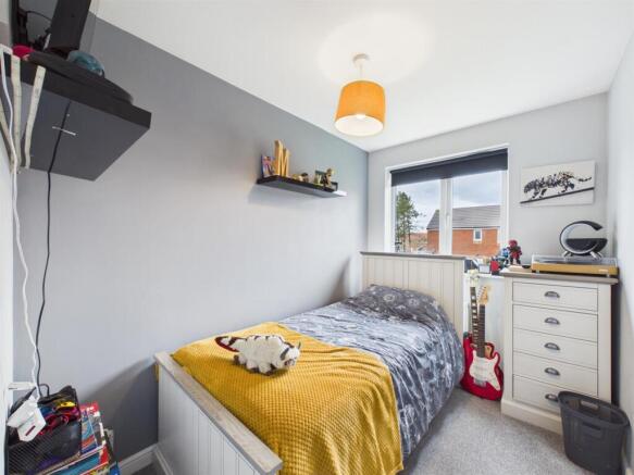 3 bed Semi-Detached for sale Image 8