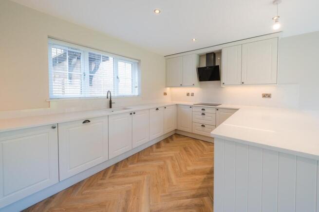 2 - Kitchen.jpg
