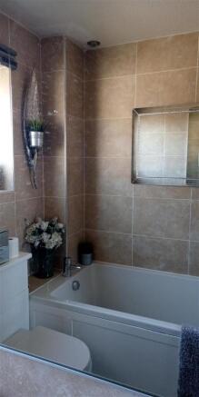 BATHROOM (2).jpg
