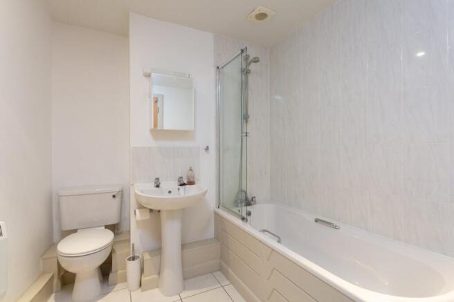 2 bed Penthouse for sale Image 12