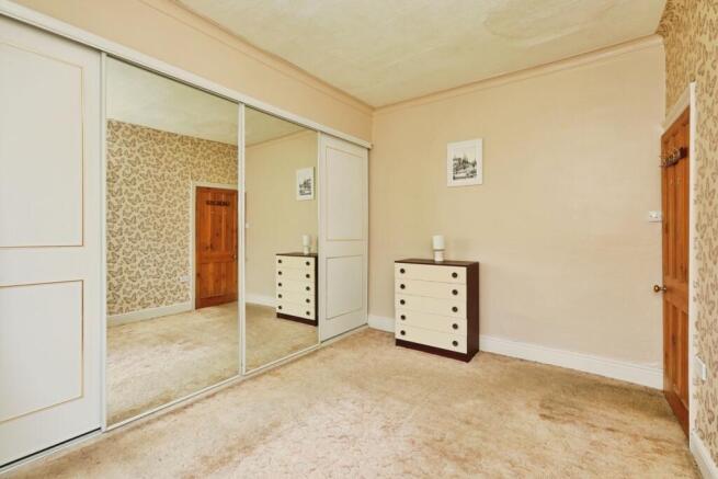 3 bed Terraced for sale Image 12