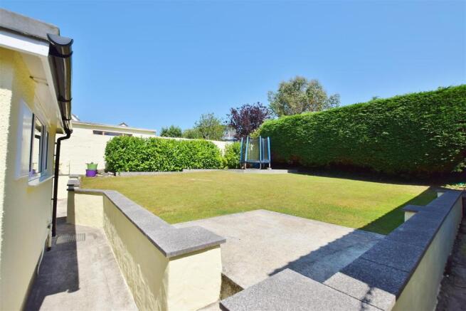 garden 1.jpg