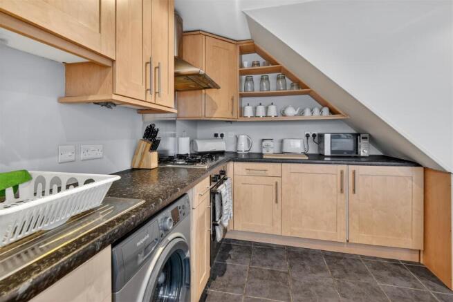 3 bed Semi-Detached for sale Image 4