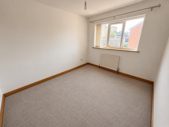 3 bed Semi-Detached for sale Image 6