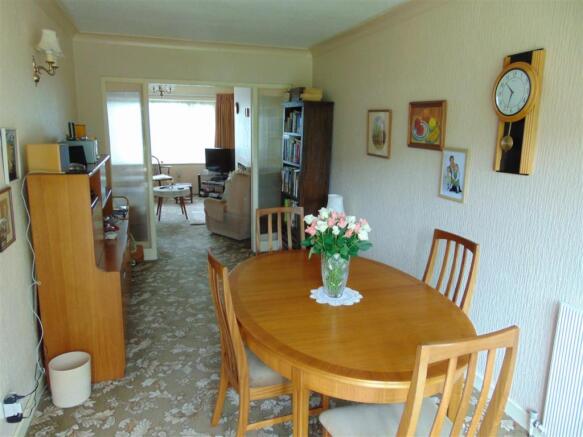 EXTENDED DINING ROOM