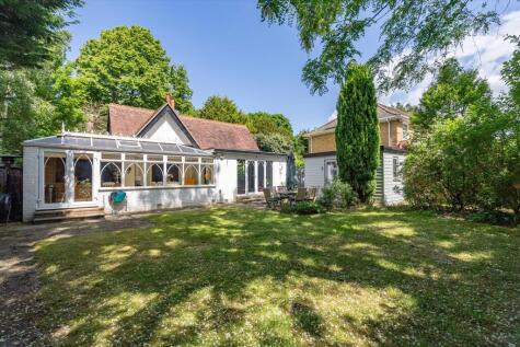 Portsmouth Road, Cobham, Surrey, KT11