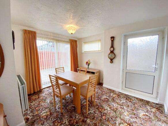 Dining Room pic 1.jpg