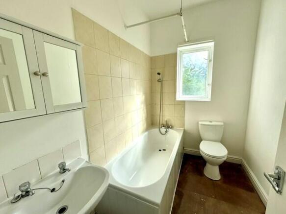 2 bed House to rent Image 8