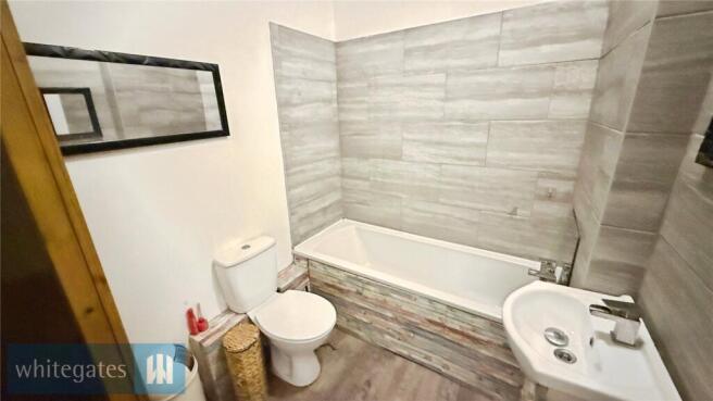 4 bed Terraced for sale Image 9