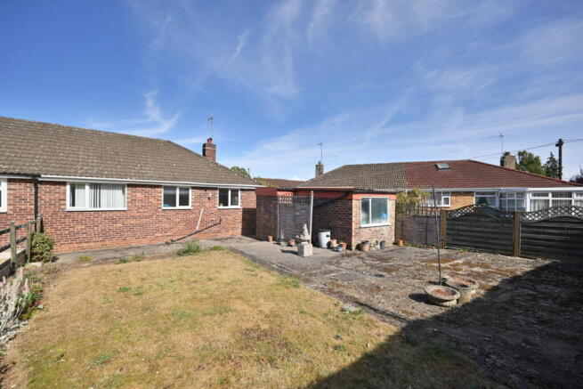 2 bed Semi-Detached Bungalow for sale Image 12