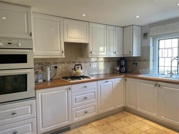 New kitchen 1.jpg