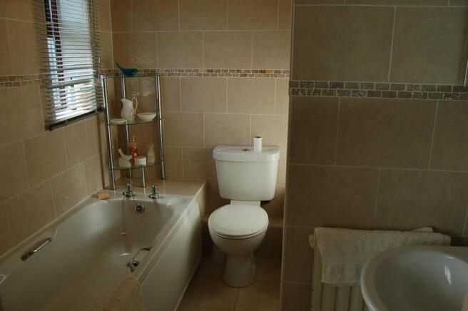 En-Suite Bathroom