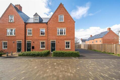 Sedgefield Drive, Towcester, NN12