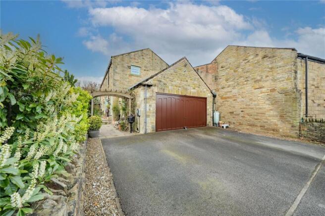 4 bed Detached for sale Image 12