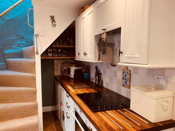 kitchen 1.jpg