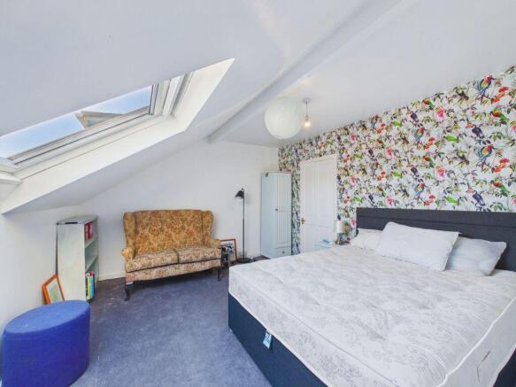 3 bed Terraced for sale Image 9