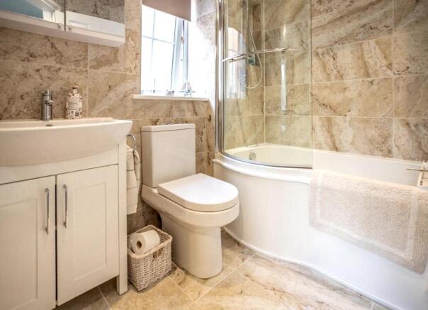 Bedroom 2 En-suite.jpg