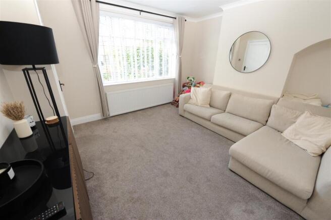 3 bed Semi-Detached for sale Image 5