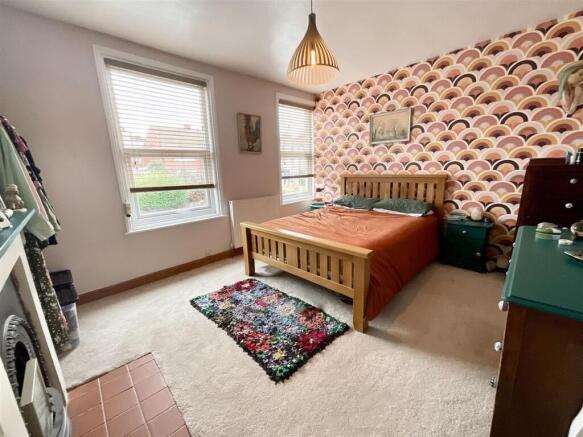 4 bed Terraced to rent Image 5