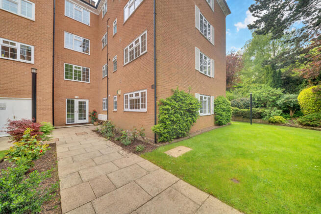 2 bed Ground Flat for sale Image 7