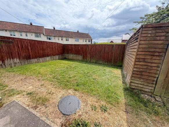 3 bed End of Terrace to rent Image 4