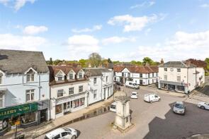 15, Dolphin Court, High Street, Petersfield GU32 3JP