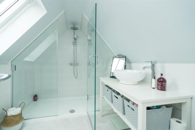 ensuite 2.jpg