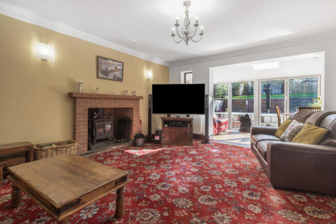 4 bed Detached for sale Image 5