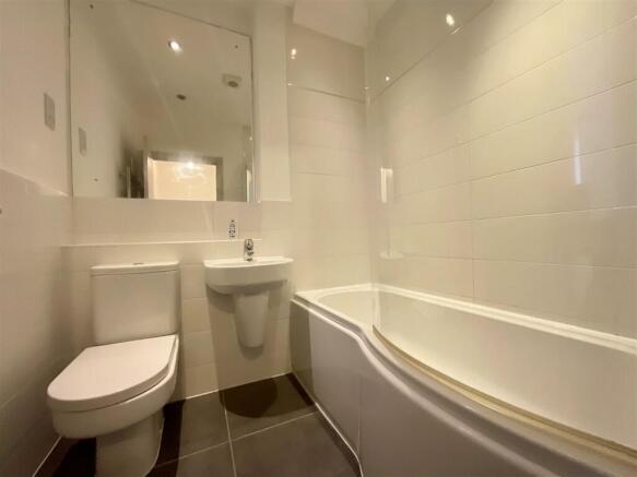 11d croft bathroom.jpg