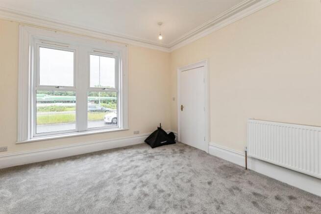 4 bed Semi-Detached for sale Image 5