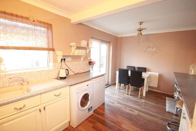 Kitchen/Dining...