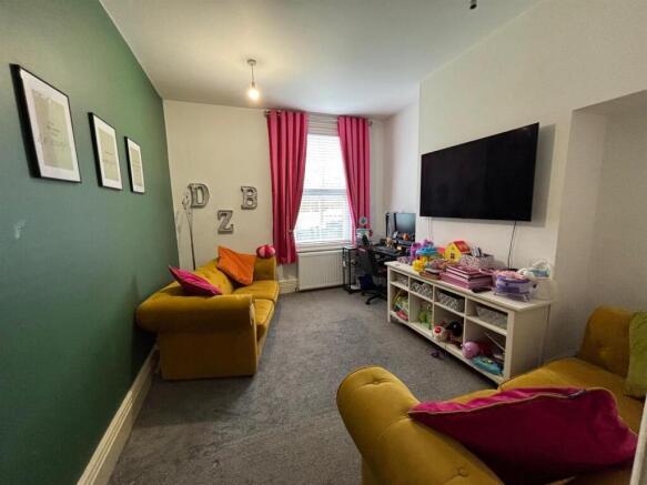 5 bed Maisonette for sale Image 7
