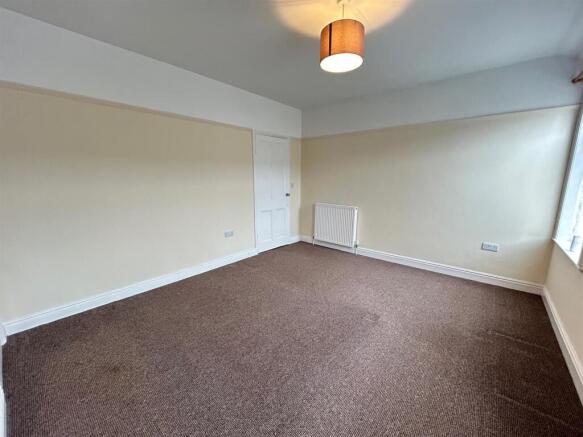 3 bed Terraced to rent Image 10