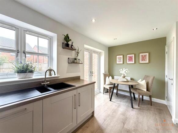 3 bed Terraced for sale Image 6