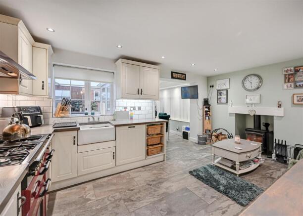 2 Stokesay Avenue-13.jpg