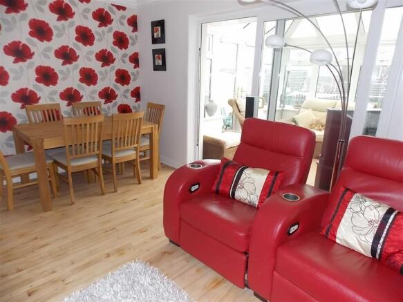 Living/dining room