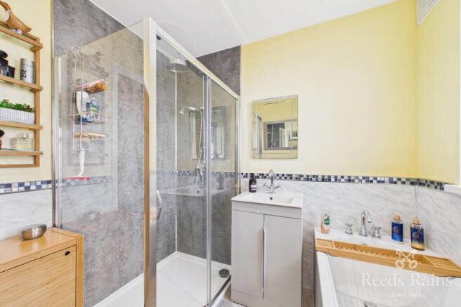 3 bed Terraced for sale Image 10