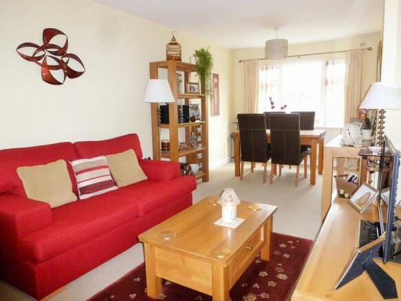 Lounge/Dining Room